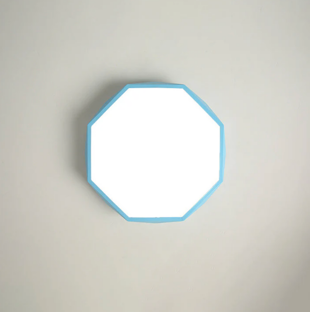 Geometryczna lampa sufitowa LED – kolorowy plafon nowoczesny