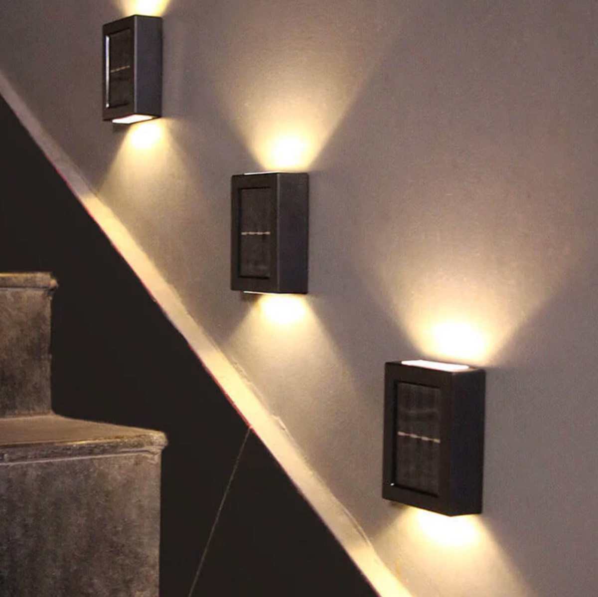 Solarna lampa ścienna LED – zewnętrzny kinkiet ogrodowy góra/dół
