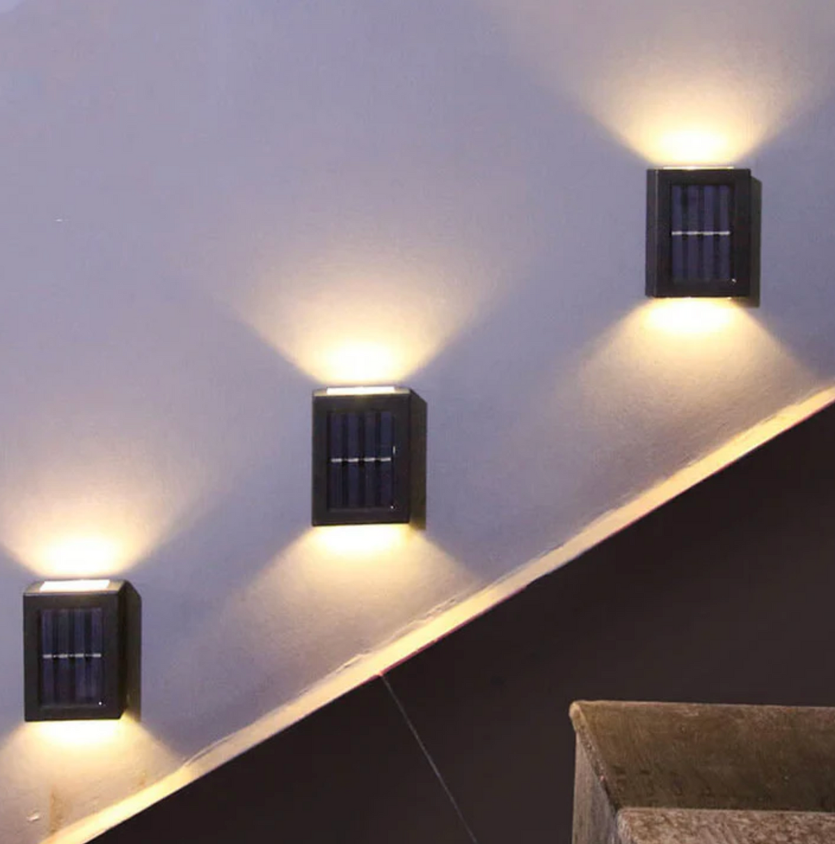 Solarna lampa ścienna LED – zewnętrzny kinkiet ogrodowy góra/dół