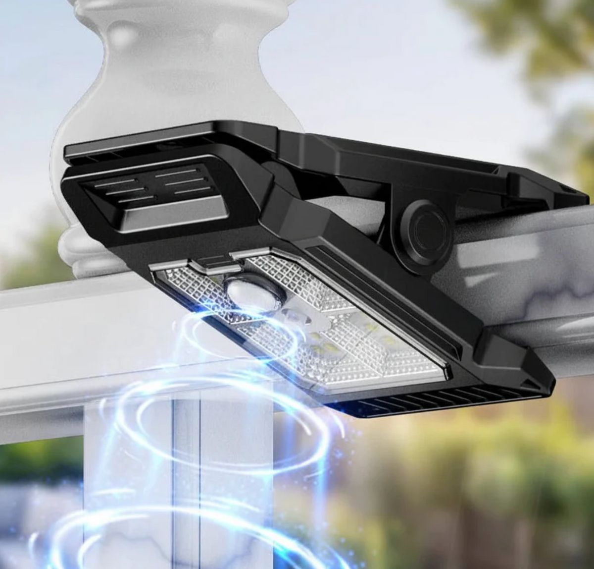 Solarna lampa LED z czujnikiem ruchu IP65 – zewnętrzne oświetlenie na ogród, balkon i taras