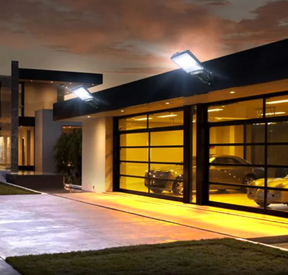 Solarna lampa LED z czujnikiem ruchu – zewnętrzny reflektor ogrodowy do ogrodu, podjazdu i tarasu