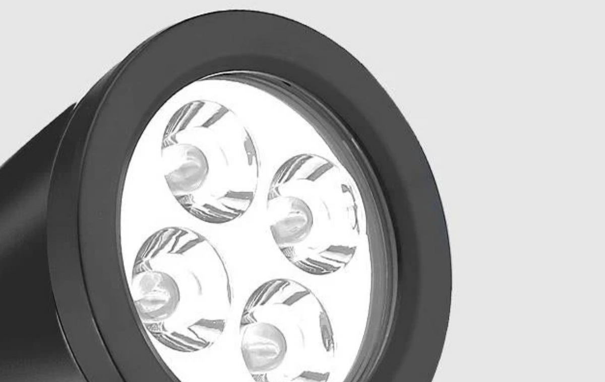 Solarna lampa ogrodowa LED reflektor 4x LED – regulowany spot do oświetlenia zewnętrznego