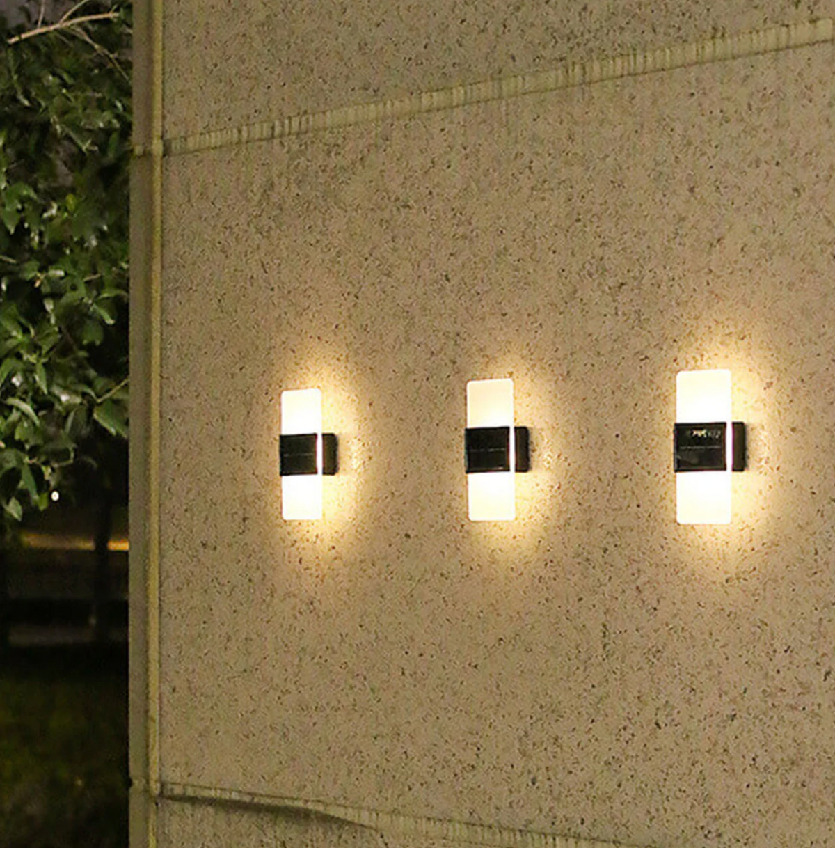 Solarna lampa ścienna LED nowoczesna – kinkiet zewnętrzny do elewacji, ogrodu i tarasu