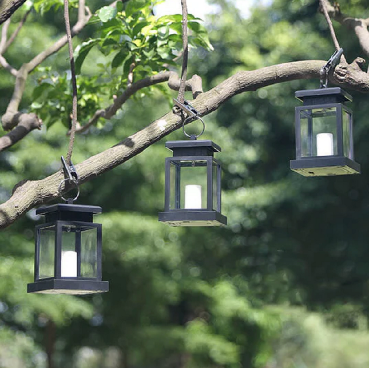 Solarna latarenka wisząca LED – dekoracyjna lampka ogrodowa do zawieszenia na taras i balkon