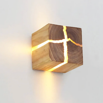 Drewny kinkiet ścienny LED handmade – dekoracyjna lampa ścienna z naturalnego drewna