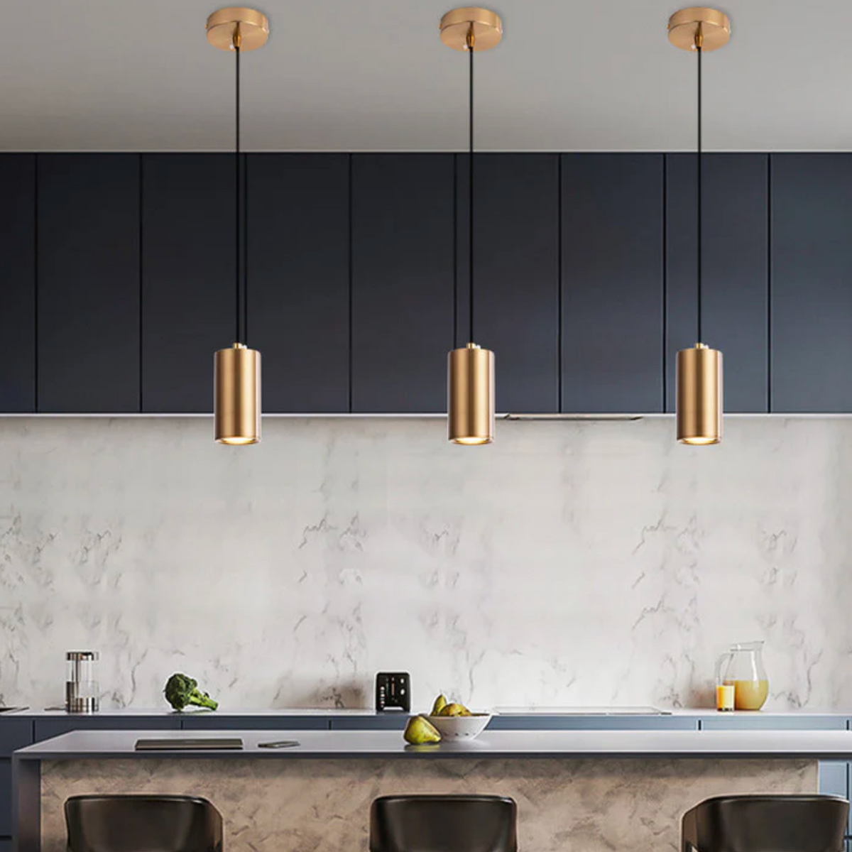 Nowoczesna lampa wisząca typu spot – elegancja w minimalistycznym wydaniu