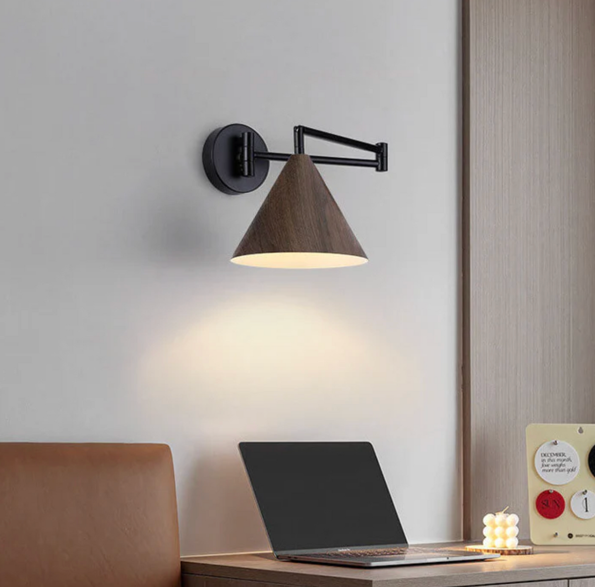 Nowoczesny kinkiet ścienny z drewnianym kloszem – minimalistyczna lampa ścienna