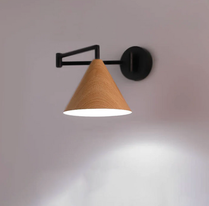 Nowoczesny kinkiet ścienny z drewnianym kloszem – minimalistyczna lampa ścienna