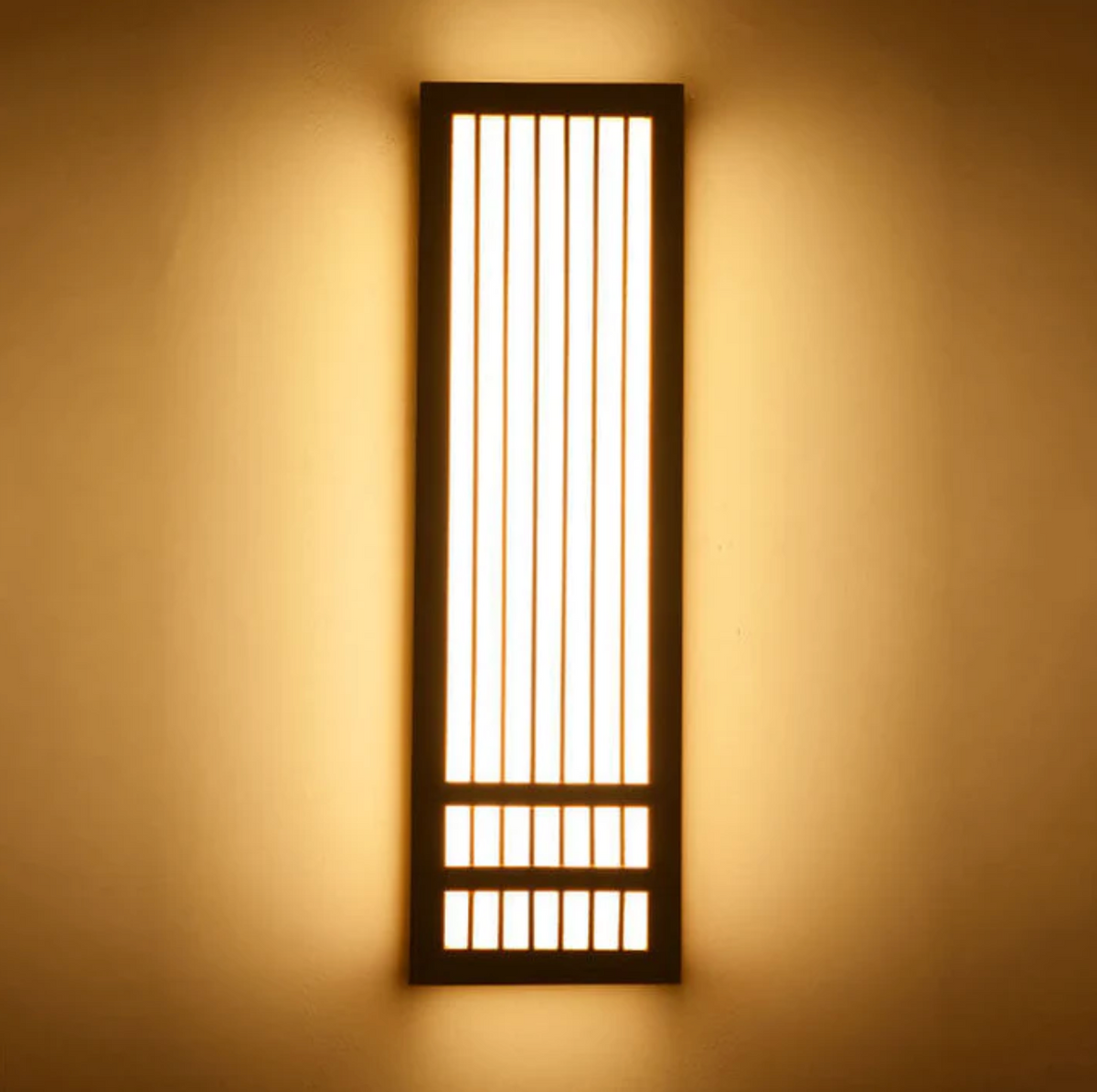 Kinkiet ścienny drewniany LED – lampa w stylu japandi z dekoracyjnym panelem