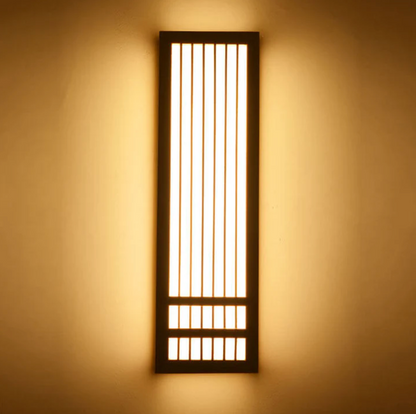 Kinkiet ścienny drewniany LED – lampa w stylu japandi z dekoracyjnym panelem