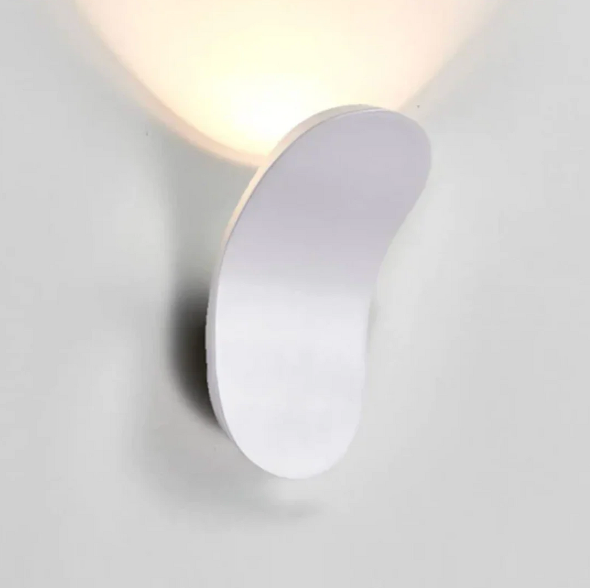 Nowoczesny kinkiet ścienny LED – minimalistyczna forma premium