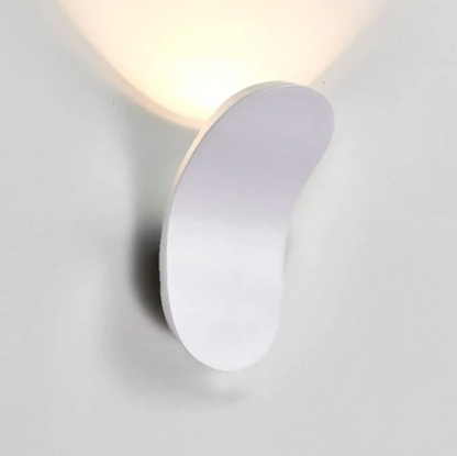 Nowoczesny kinkiet ścienny LED – minimalistyczna forma premium