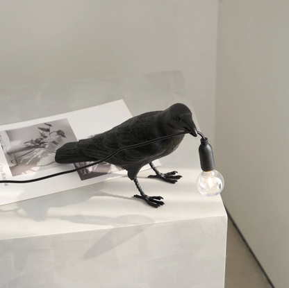 Lampa stołowa Kruk – nowoczesna dekoracja z żarówką