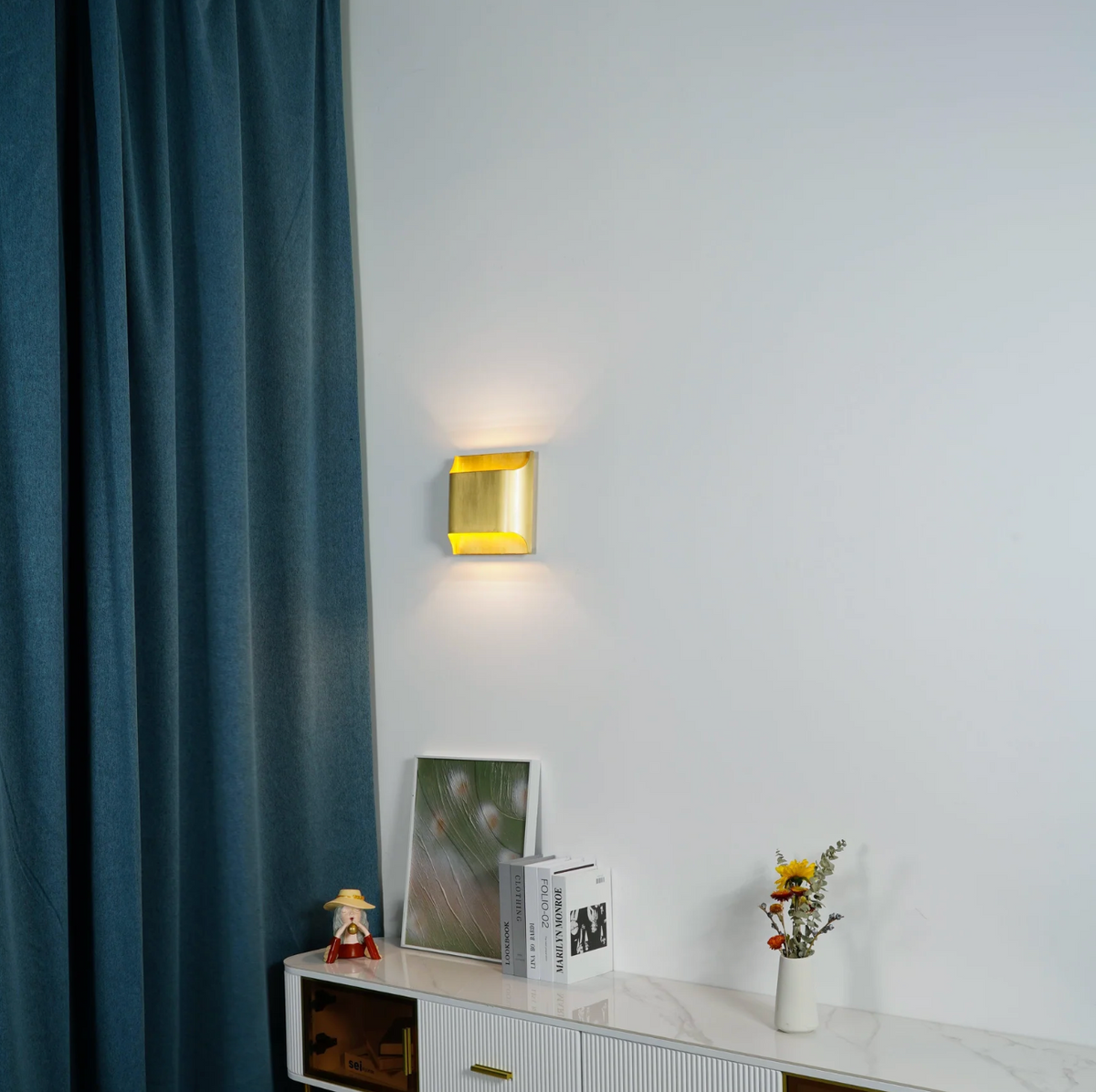 Nowoczesna lampa ścienna LED – kinkiet aluminiowy góra-dół do salonu i sypialni