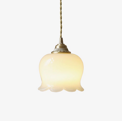 Lampa wisząca retro – szklany klosz w stylu vintage z metalową oprawą