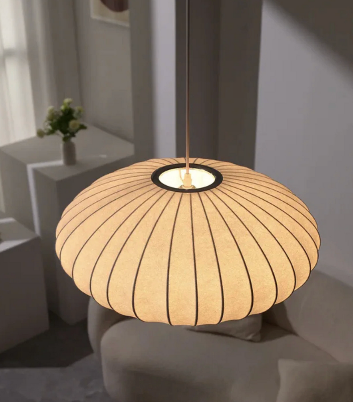 Lampa wisząca w stylu japandi – papierowy klosz orientalny do salonu i sypialni