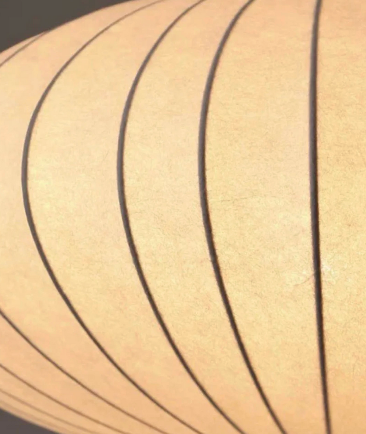Lampa wisząca w stylu japandi – papierowy klosz orientalny do salonu i sypialni