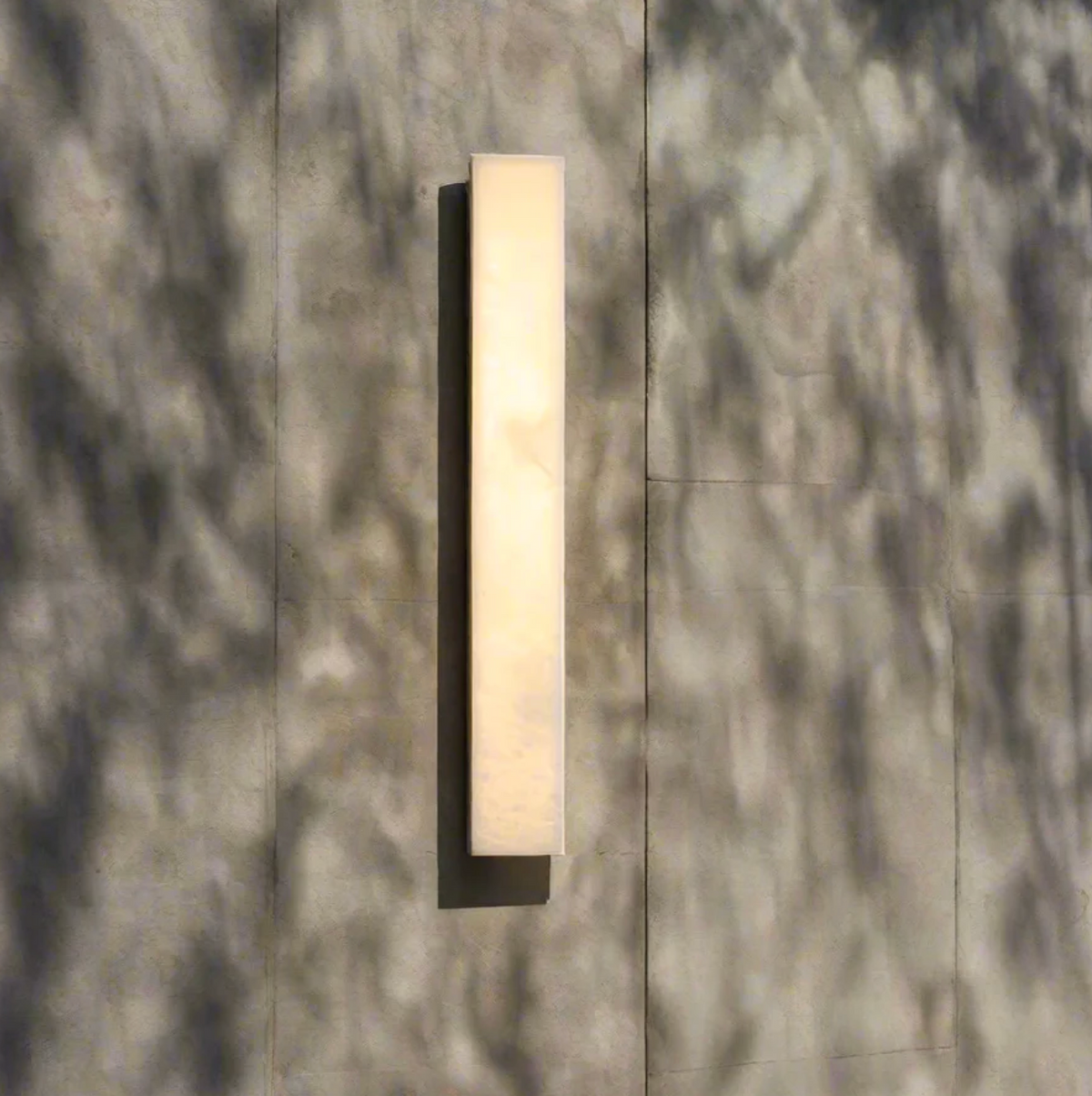 Kinkiet ścienny LED z kamienia naturalnego – pionowa lampa ścienna premium