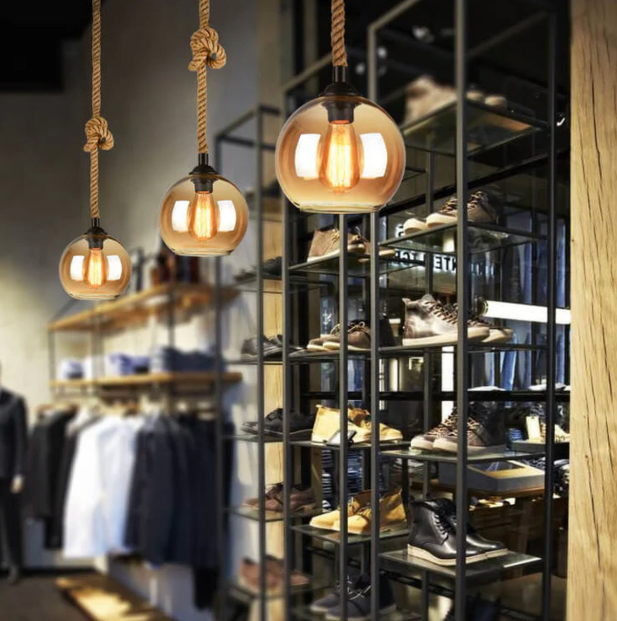 Lampa wisząca loft – szklany klosz kula na linie jutowej