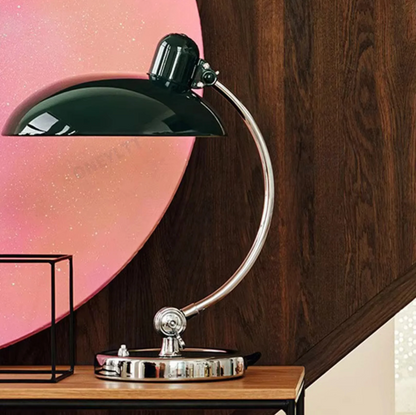 Designerska lampa biurkowa retro – metalowa z chromowaną podstawą