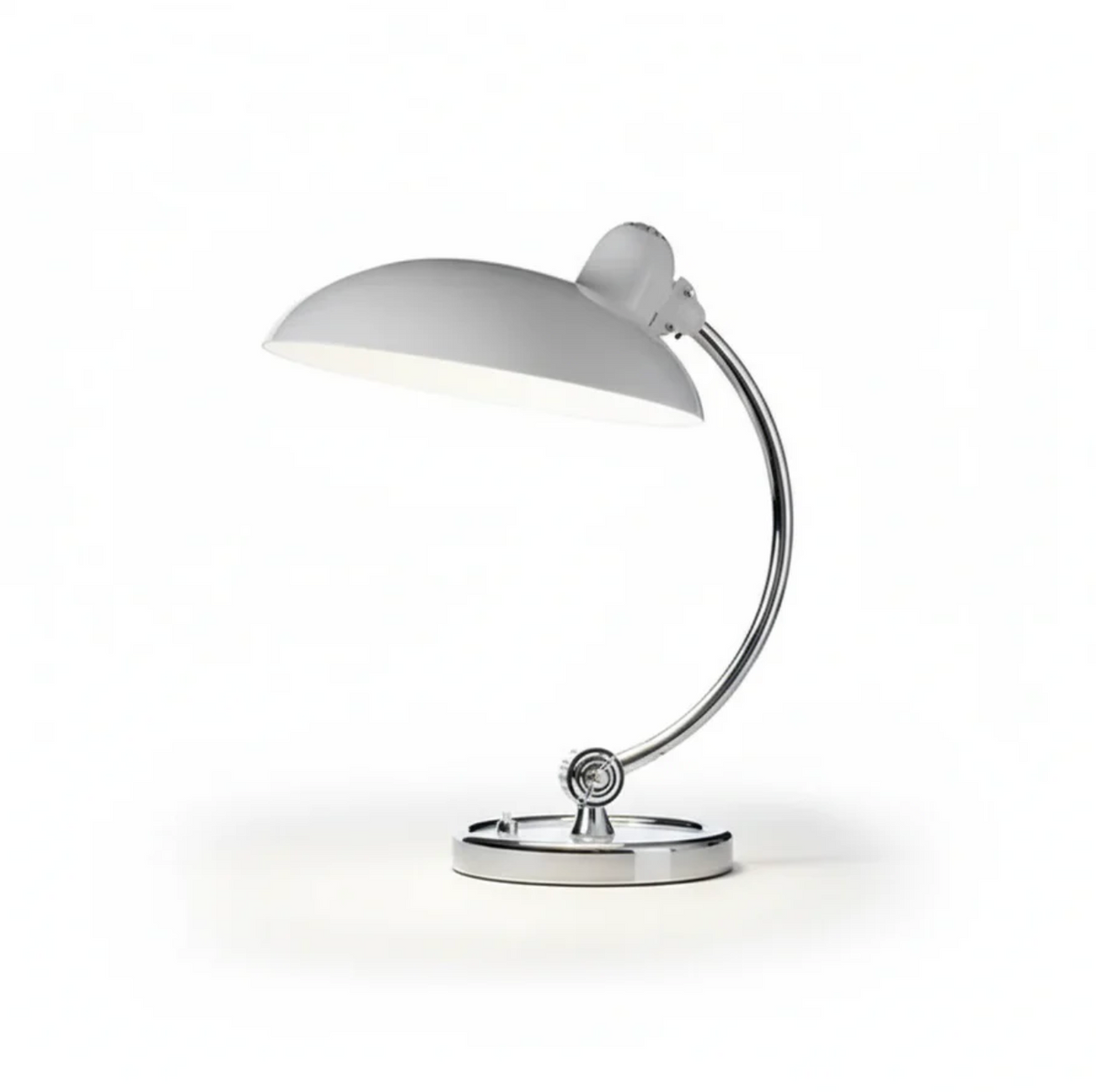 Designerska lampa biurkowa retro – metalowa z chromowaną podstawą