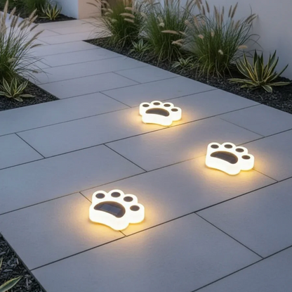 Solarna lampa ogrodowa LED – ślady łapek zwierząt