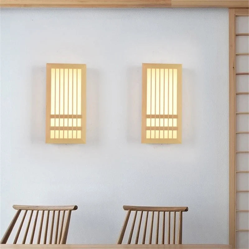 Kinkiet ścienny drewniany LED – lampa w stylu japandi z dekoracyjnym panelem