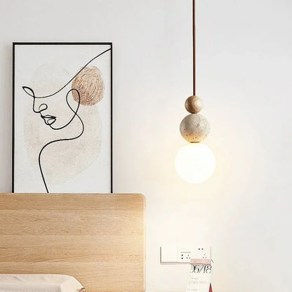 Nowoczesna lampa wisząca z kulistymi detalami