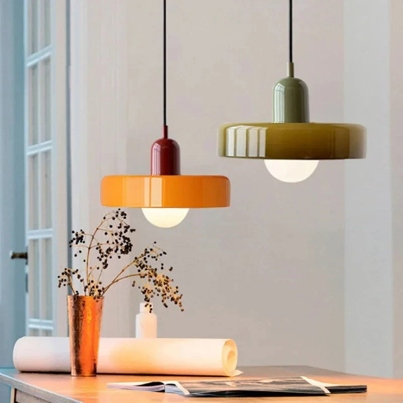 Nowoczesna lampa wisząca z kolorowym szklanym kloszem Bauhaus