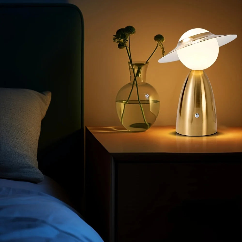 Lampa stołowa LED w kształcie postaci z kapeluszem – designerska lampka nocna do salonu lub sypialni