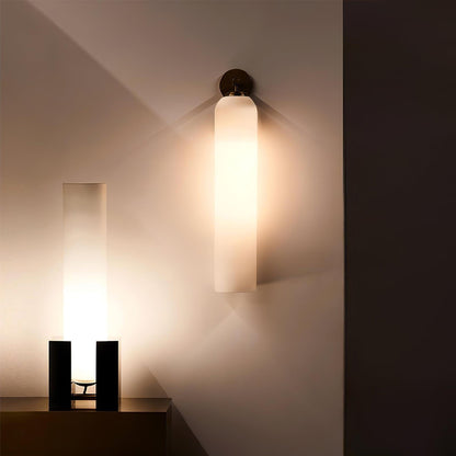 Szklana lampa ścienna June cylindryczna 2