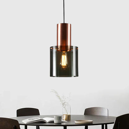 Nowoczesna Lampa Wisząca z Szklanym Kloszem i Metalowym Akcentem – Industrialna Elegancja