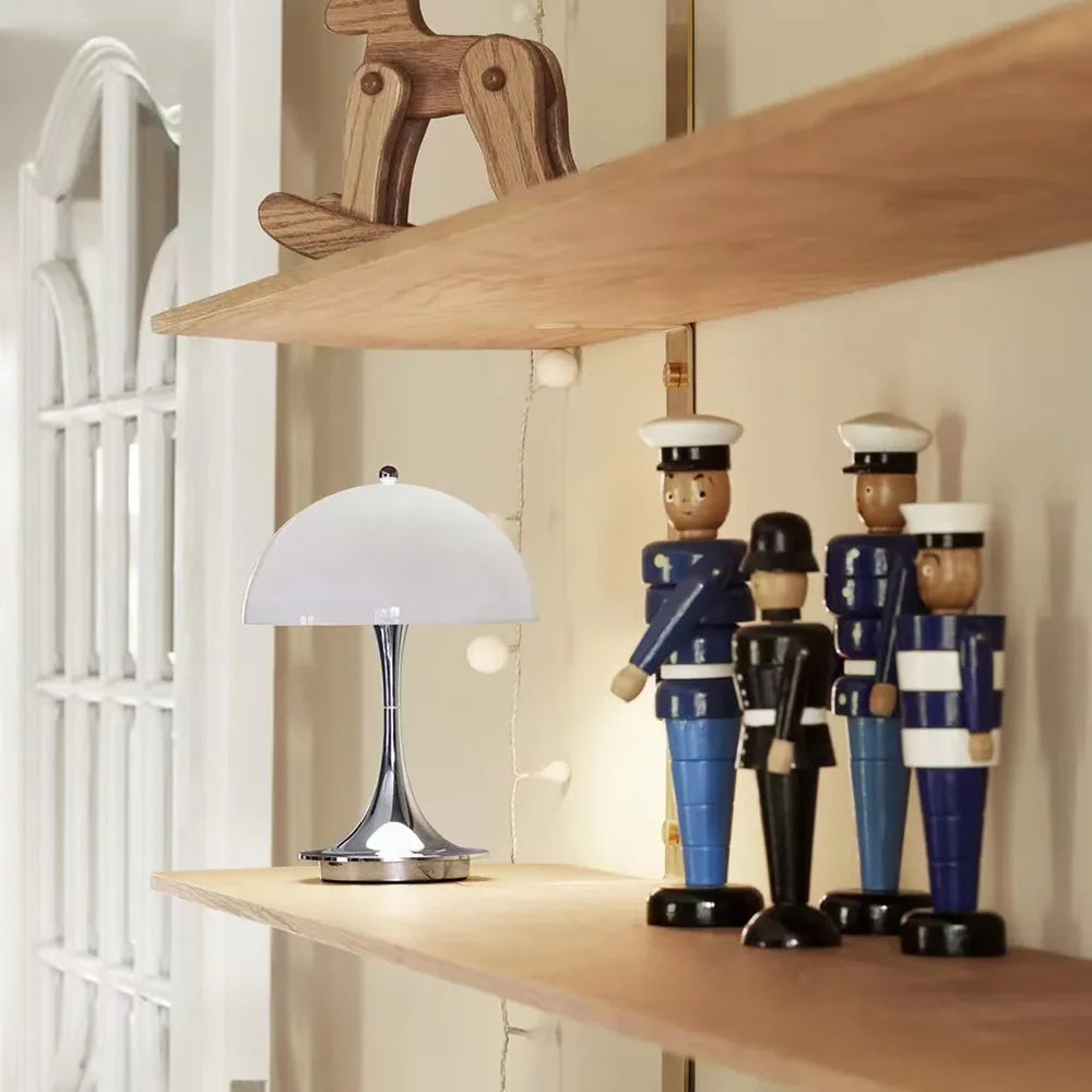 Nowoczesna lampka stołowa LED – minimalistyczna lampa z kloszem w kształcie kopuły