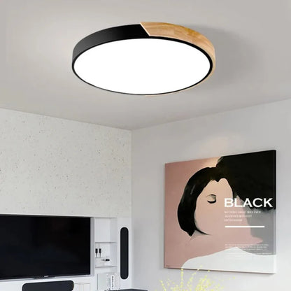 Nowoczesna okrągła lampa sufitowa LED z drewnianym akcentem