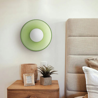 Nowoczesna szklana lampa sufitowa z kloszem w minimalistycznym designie