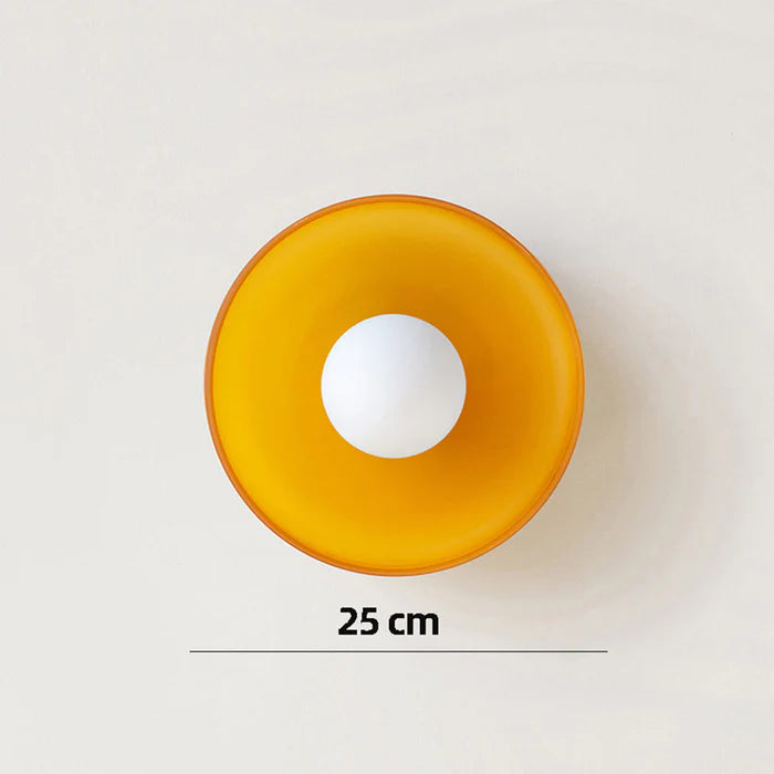 Nowoczesna szklana lampa sufitowa z kloszem w minimalistycznym designie