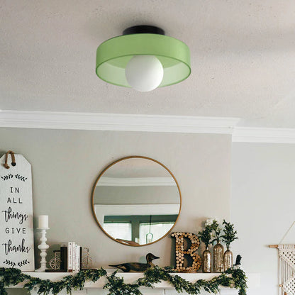 Nowoczesna szklana lampa sufitowa z kloszem w minimalistycznym designie