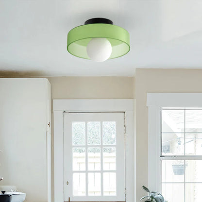 Nowoczesna szklana lampa sufitowa z kloszem w minimalistycznym designie
