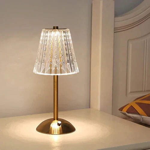 Elegancka lampa stołowa LED z kryształowym kloszem i złotym wykończeniem – włączana na dotyk