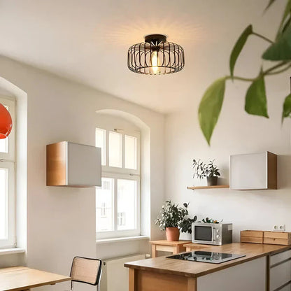 Lampa sufitowa w stylu industrialnym – plafon metalowy klosz