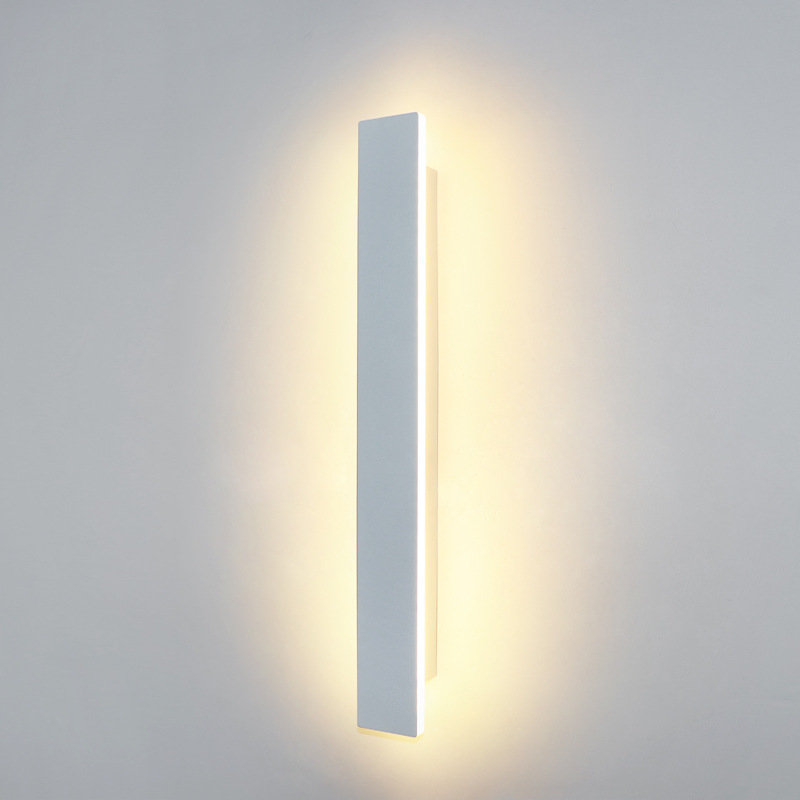 Minimalistyczny liniowy kinkiet ścienny LED