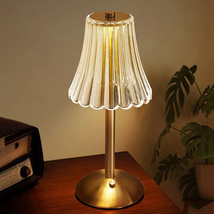 Elegancka lampa stołowa LED z kryształowym kloszem i złotym wykończeniem – włączana na dotyk