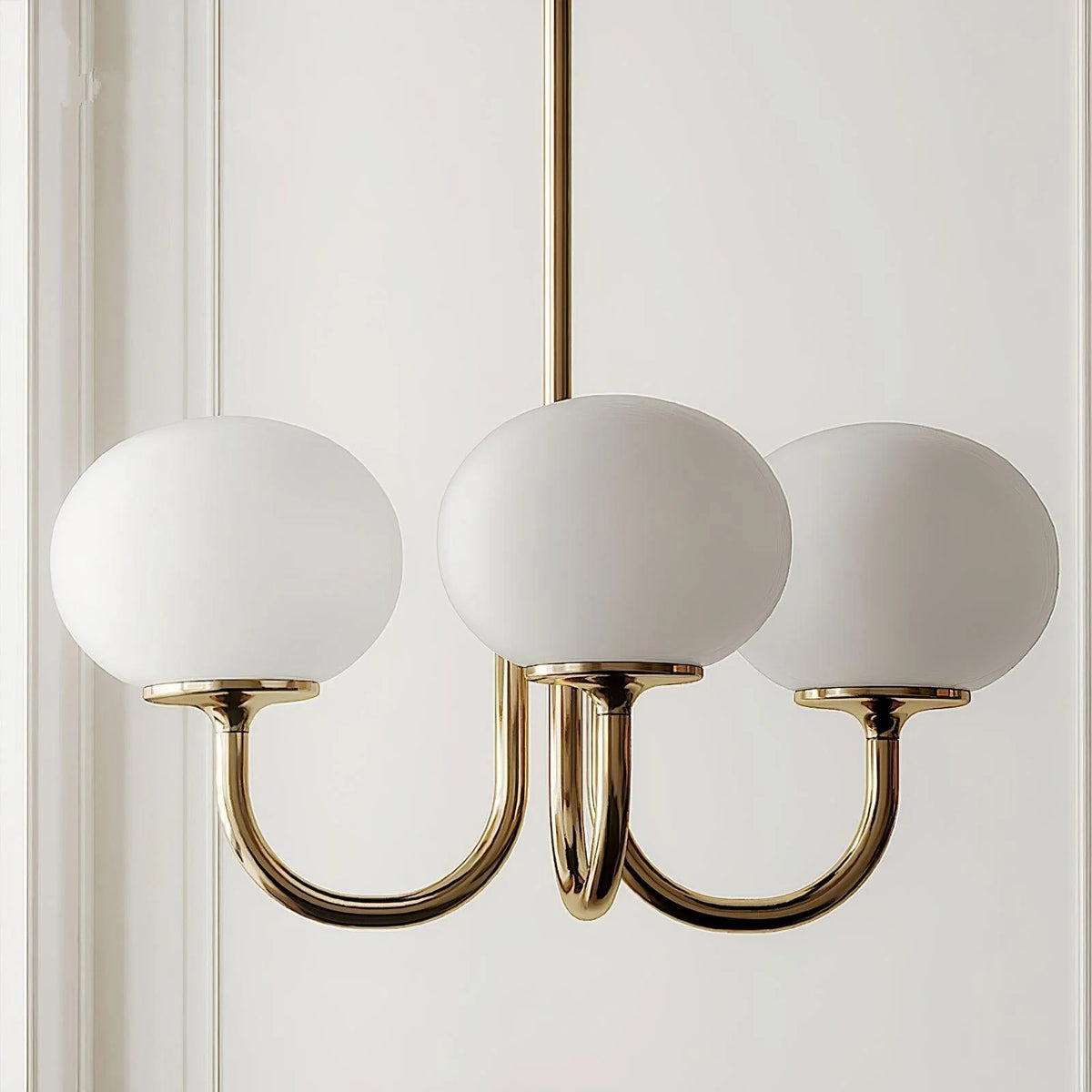 Lampa wisząca żyrandol w stylu retro glamour z kulistymi kloszami