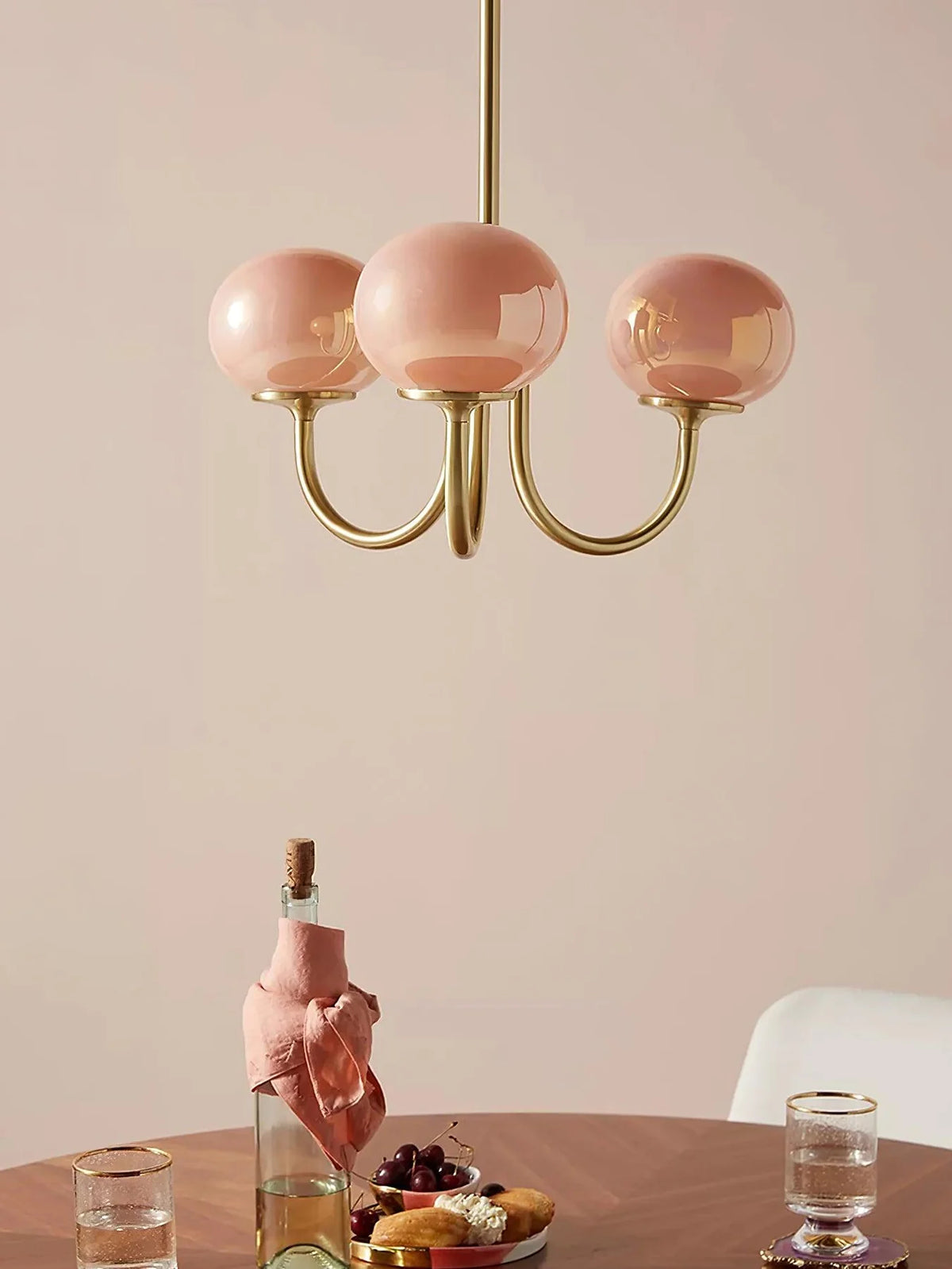 Lampa wisząca żyrandol w stylu retro glamour z kulistymi kloszami
