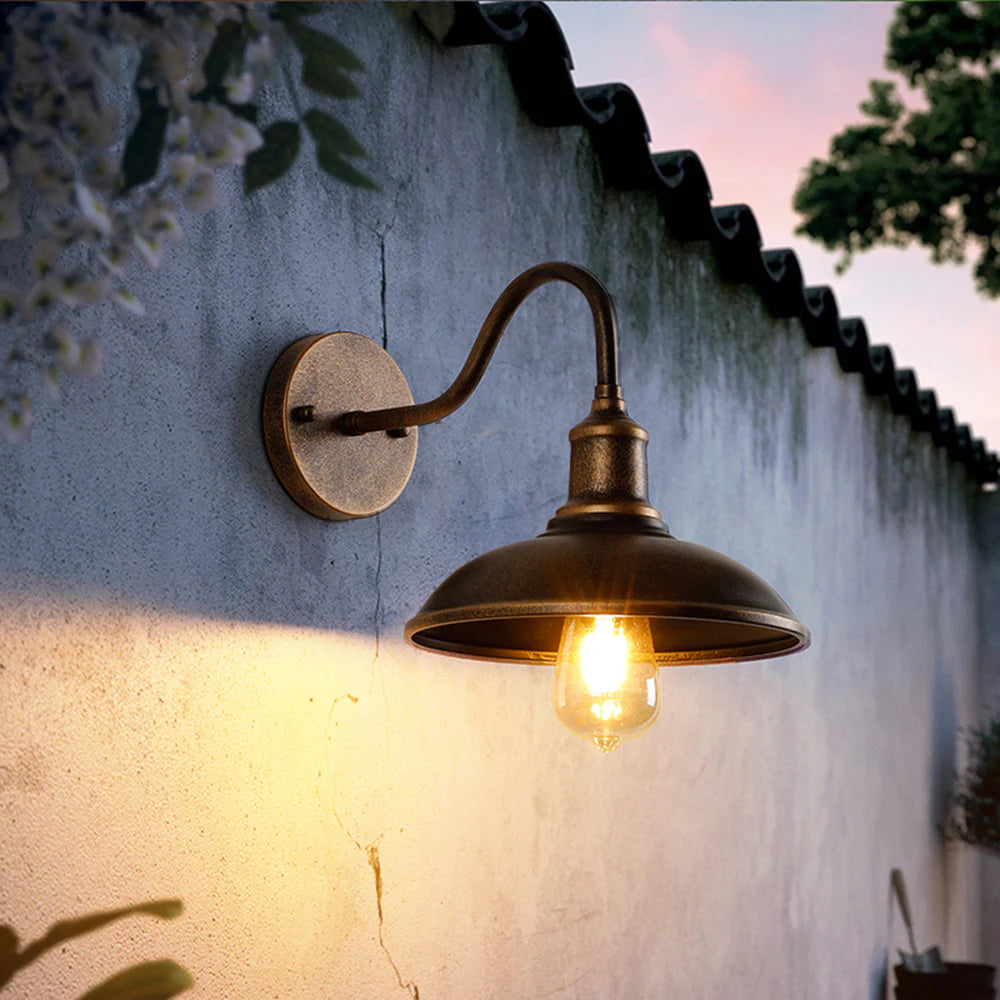 Industrialna lampa ścienna retro – kinkiet w stylu vintage