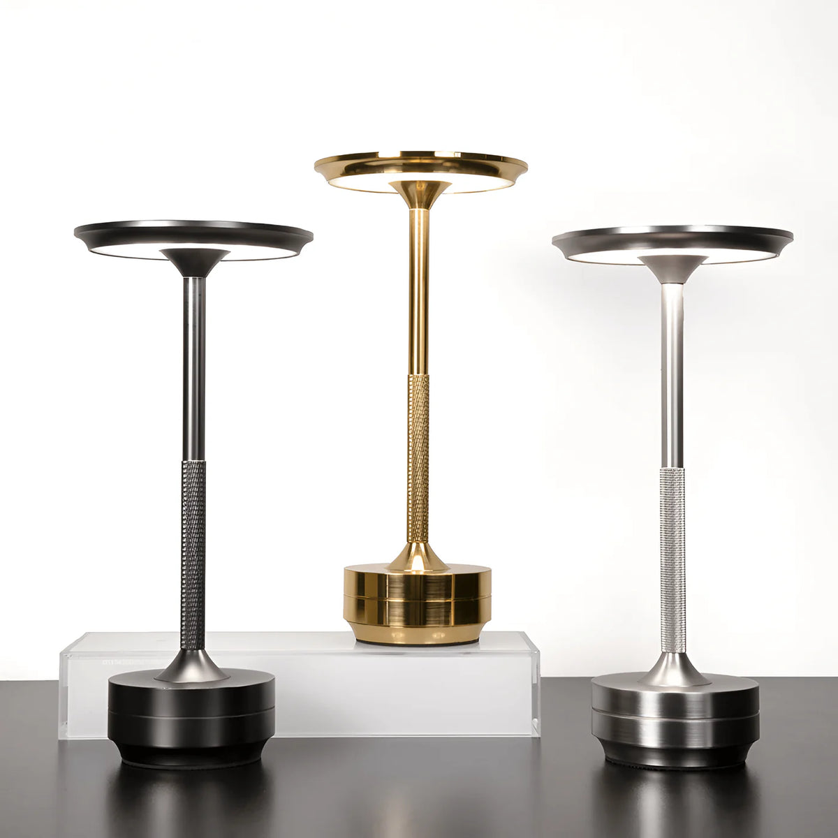 Elegancka lampka stołowa LED – metalowa, ładowana USB, nowoczesny design