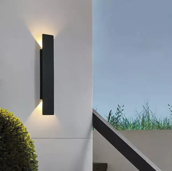 Nowoczesna Zewnętrzna Lampa Elewacyjna – Kinkiet LED Góra/Dół, Wodoodporny, Pionowy Design