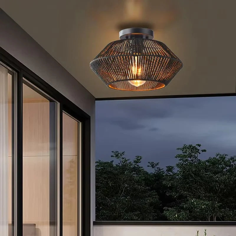 Lampa sufitowa z ażurowym kloszem – nowoczesny plafon w stylu boho lub industrialnym