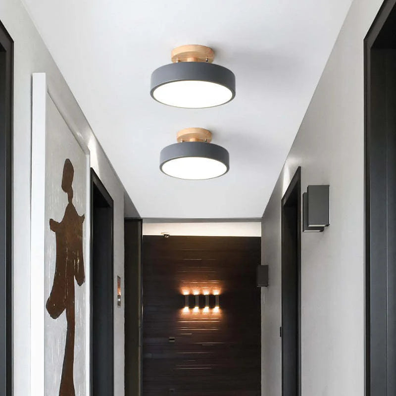 Nowoczesna lampa sufitowa LED wykonana z drewna