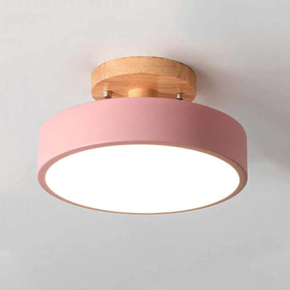 Nowoczesna lampa sufitowa LED wykonana z drewna